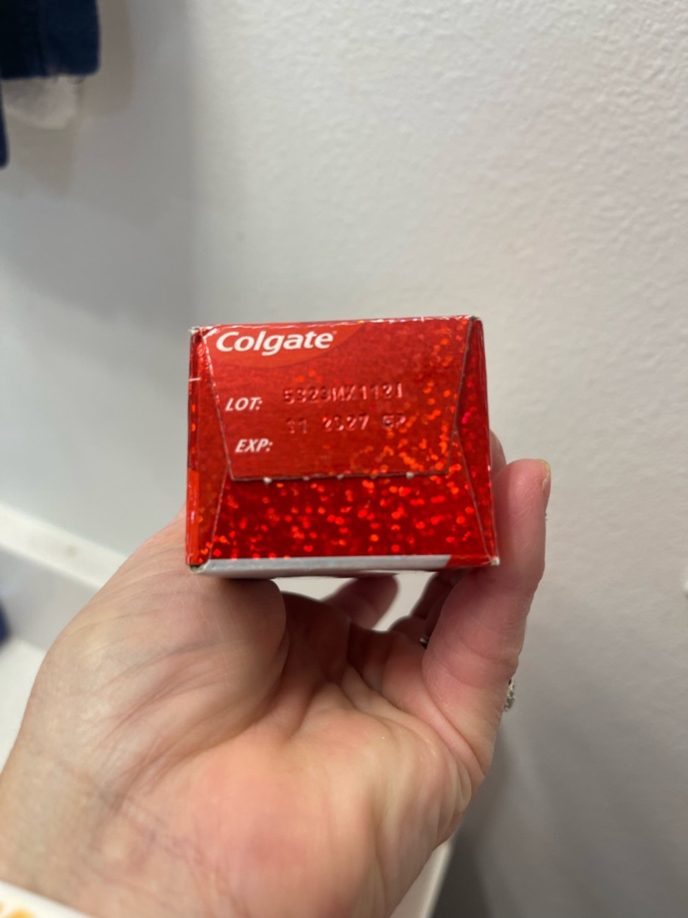 4 Colgate Optic White Toothpaste bundle assorted. - Picture 3 of 5